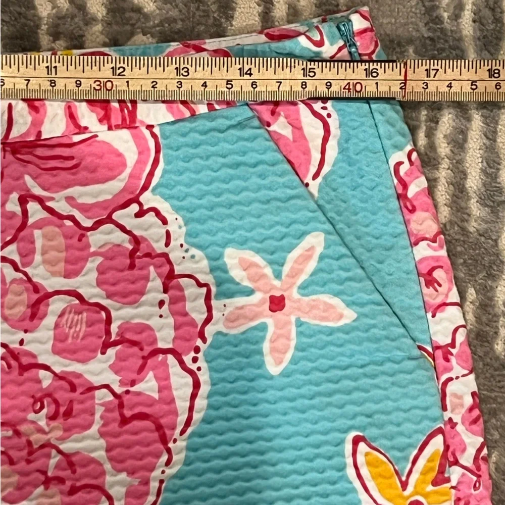 Lilly Pulitzer Adie Shorts in Breakwater Blue Floral, size 6, EUC